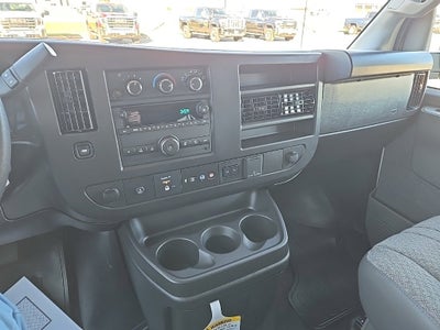 2025 Chevrolet Express Passenger 3500 1LT