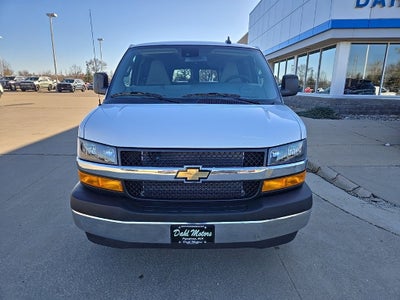 2025 Chevrolet Express Passenger 3500 1LT