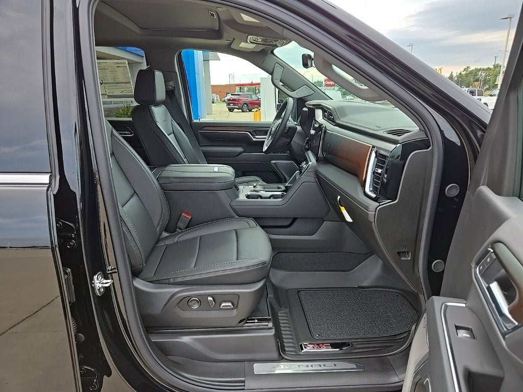 2025 GMC Sierra 3500 HD Denali