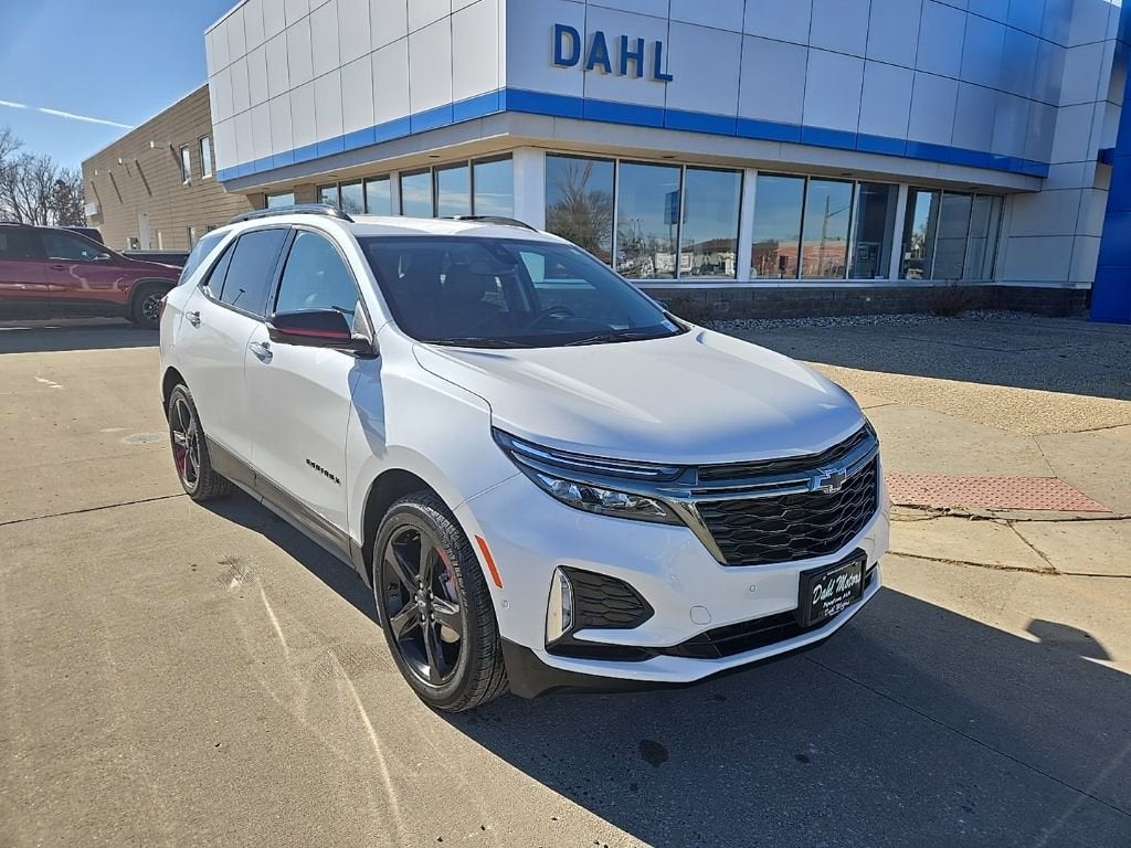 Used 2022 Chevrolet Equinox Premier with VIN 3GNAXXEV5NS247373 for sale in Pipestone, Minnesota