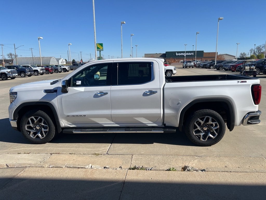 2024 GMC Sierra 1500 SLT