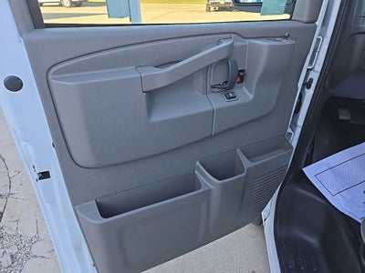 2025 Chevrolet Express Passenger 1LT