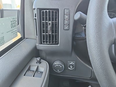 2025 Chevrolet Express Passenger 1LT