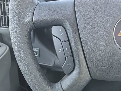 2025 Chevrolet Express Passenger 1LT