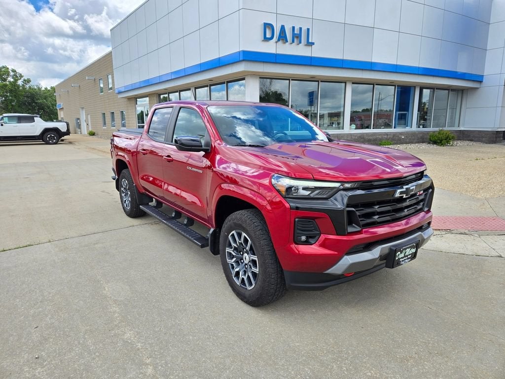 Used 2025 Chevrolet Colorado Z71 with VIN 1GCPTDEK4S1219211 for sale in Pipestone, Minnesota