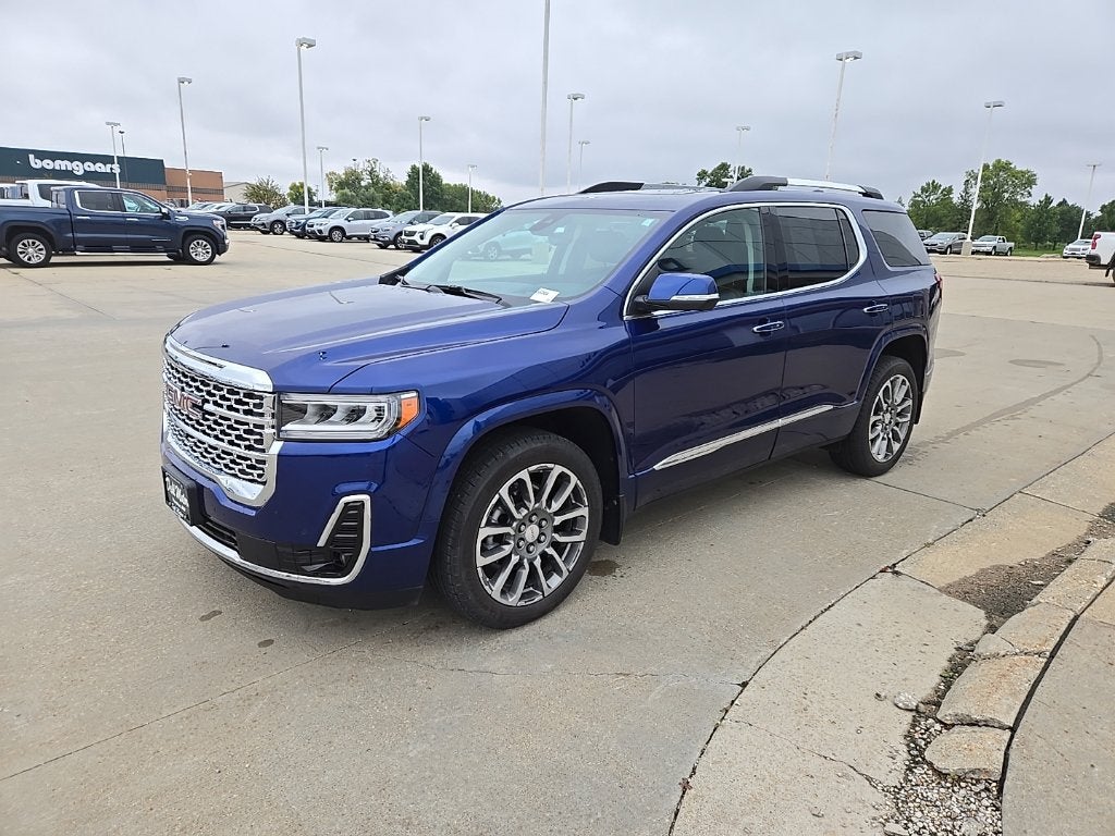 2023 GMC Acadia Denali