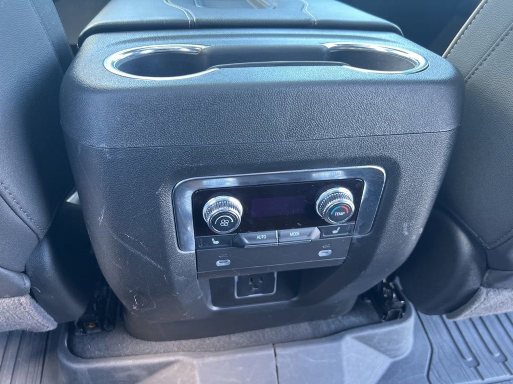 2024 GMC Yukon XL SLT