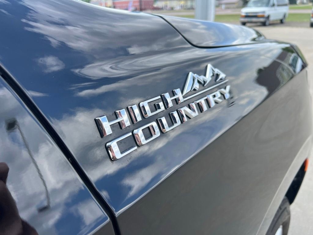 2024 Chevrolet Suburban High Country