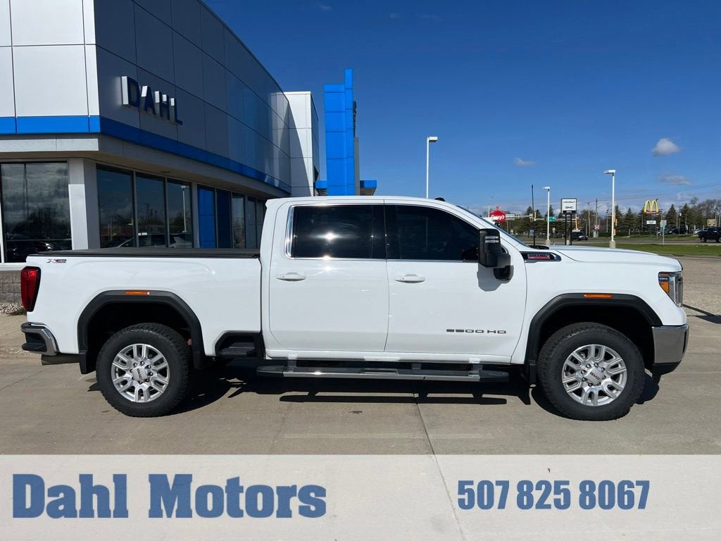 2022 GMC Sierra 4WD Crew Cab Standard Box SLE's photo