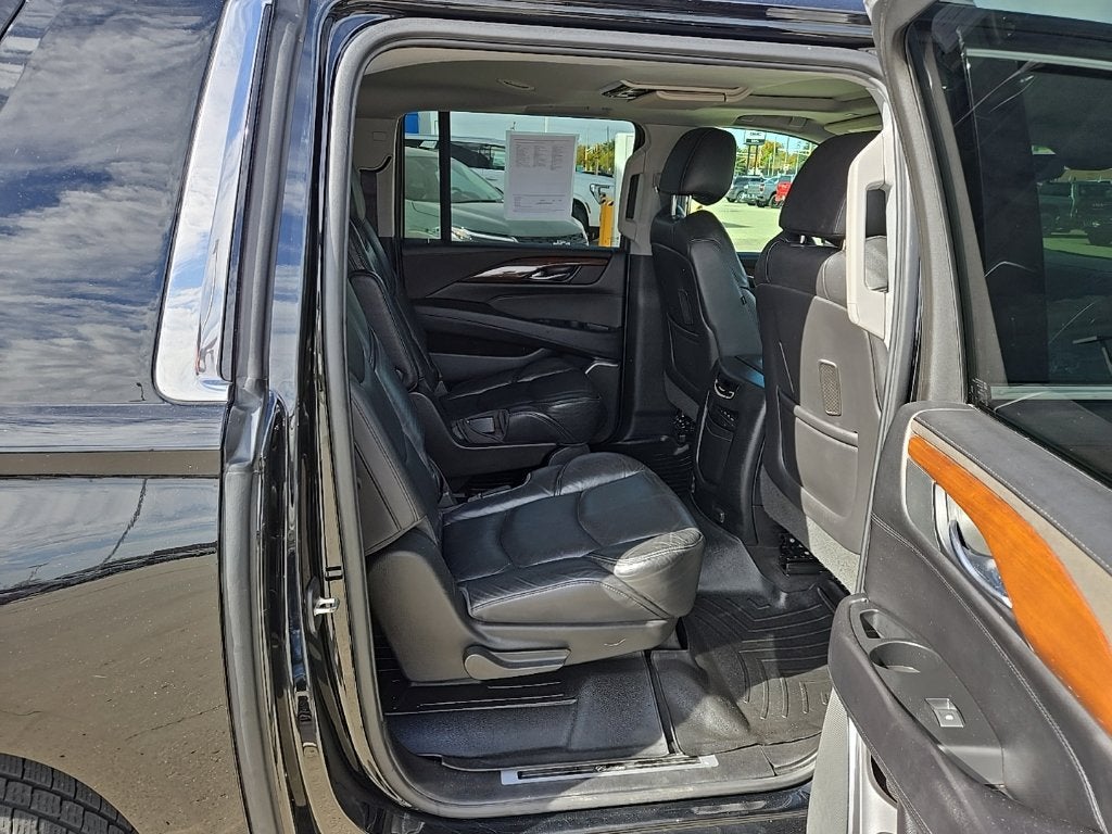 2018 Cadillac Escalade ESV Luxury