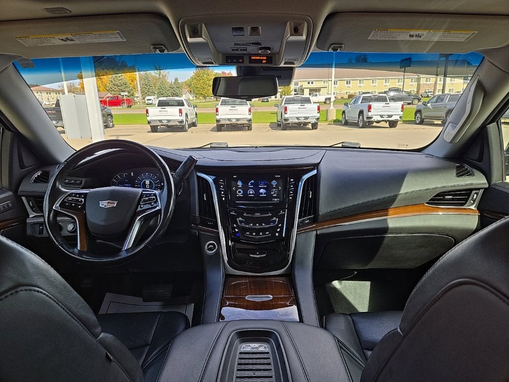 2018 Cadillac Escalade ESV Luxury