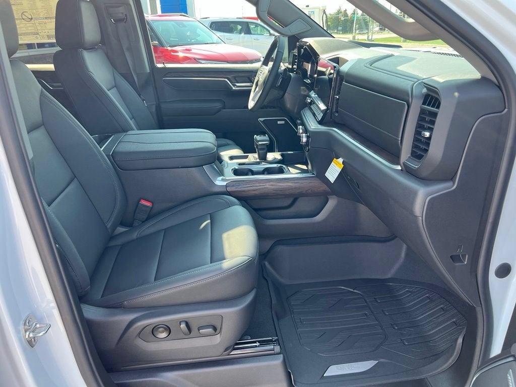 2026 GMC Sierra 1500 SLT - Photo 16