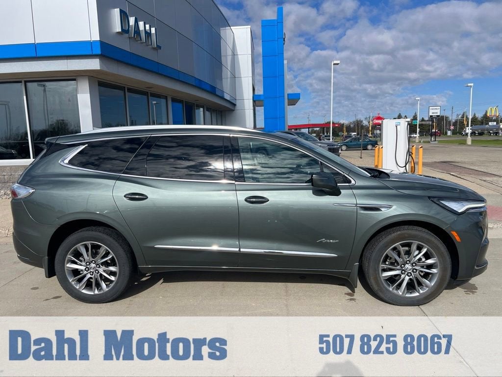 2023 Buick Enclave Avenir AWD's photo