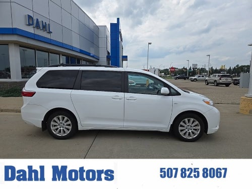 2017 Toyota Sienna LE