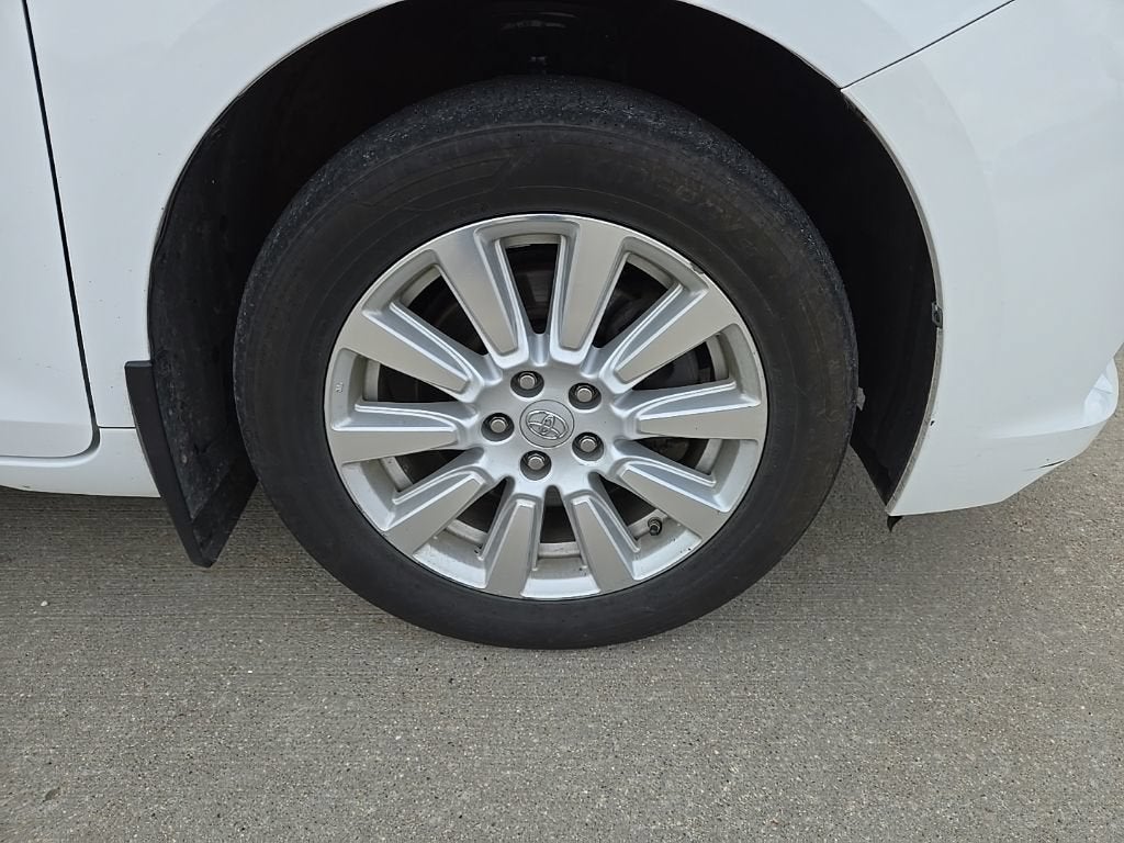 2017 Toyota Sienna LE