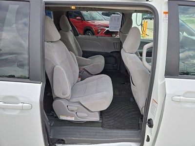 2017 Toyota Sienna LE