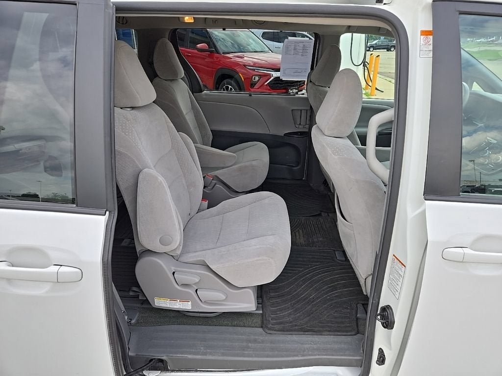 2017 Toyota Sienna LE