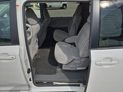 2017 Toyota Sienna LE