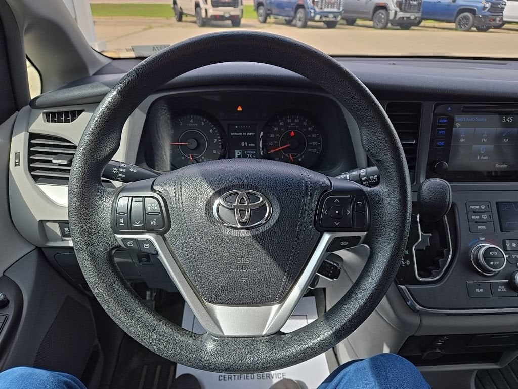 2017 Toyota Sienna LE