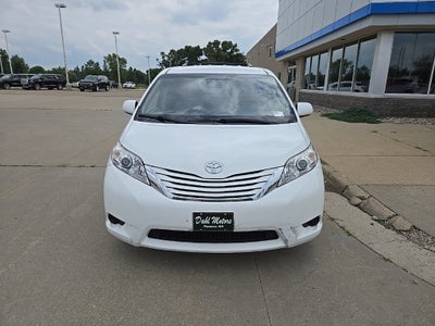 2017 Toyota Sienna LE