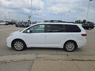 2017 Toyota Sienna LE