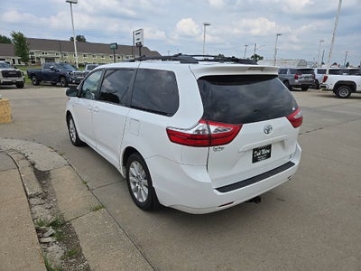 2017 Toyota Sienna LE