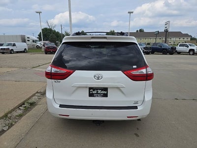 2017 Toyota Sienna LE