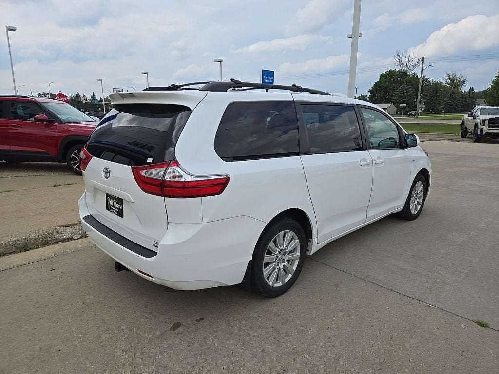 2017 Toyota Sienna LE