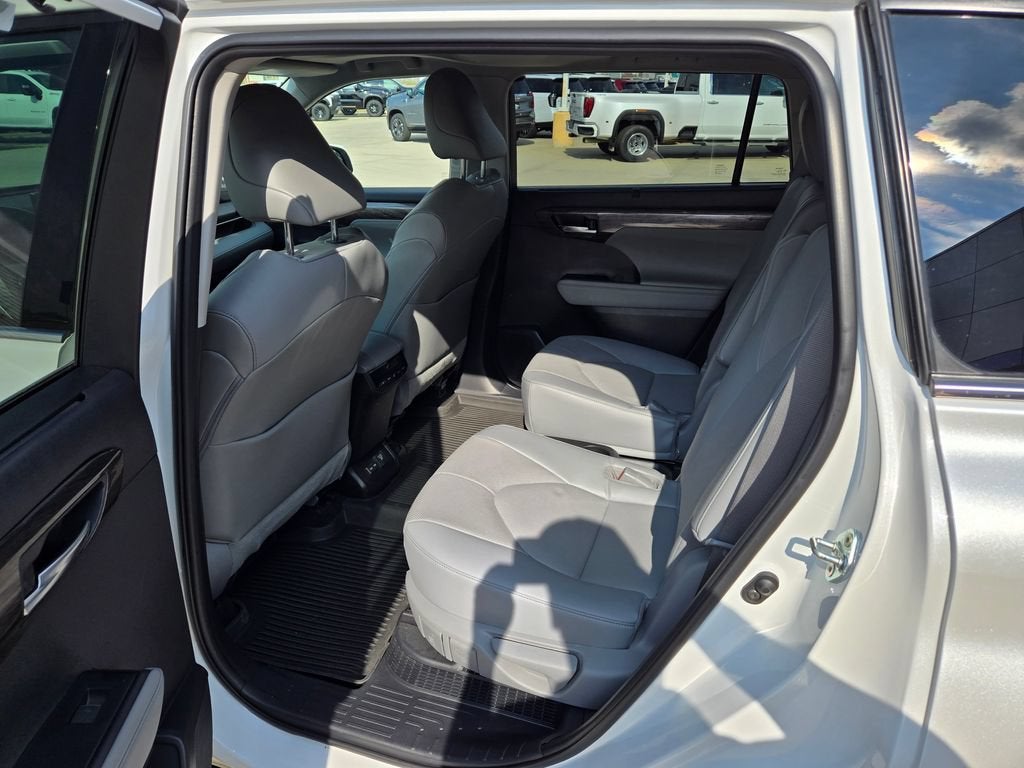 2023 Toyota Highlander Hybrid Limited