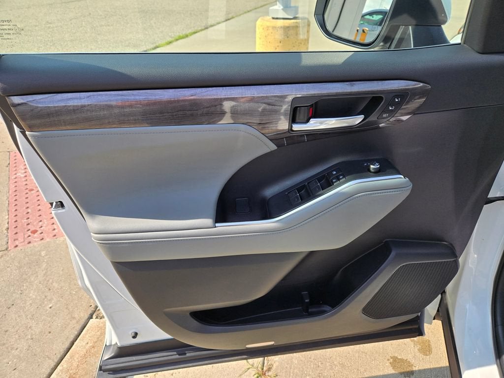 2023 Toyota Highlander Hybrid Limited